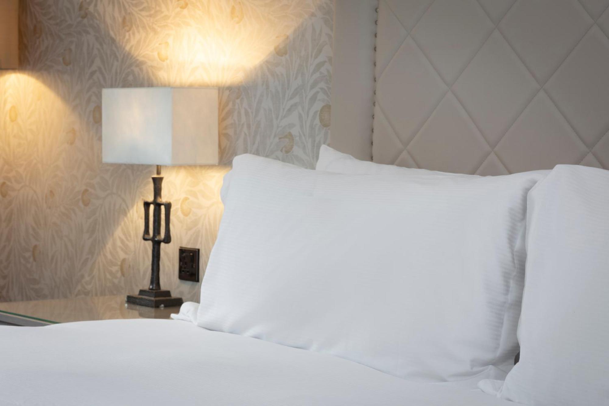Oulton Hall Hotel, Spa & Golf Resort Leeds  Phòng bức ảnh